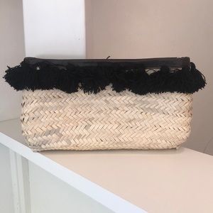 Black Tassel Straw Woven Clutch